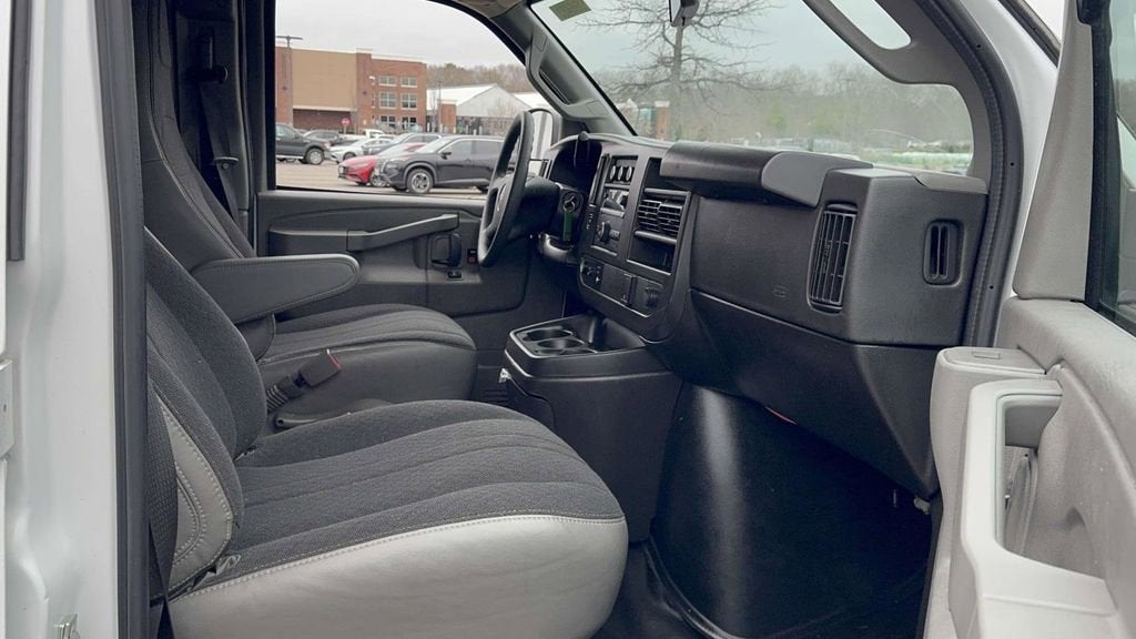 2024 GMC Savana Cargo 2500 Work Van