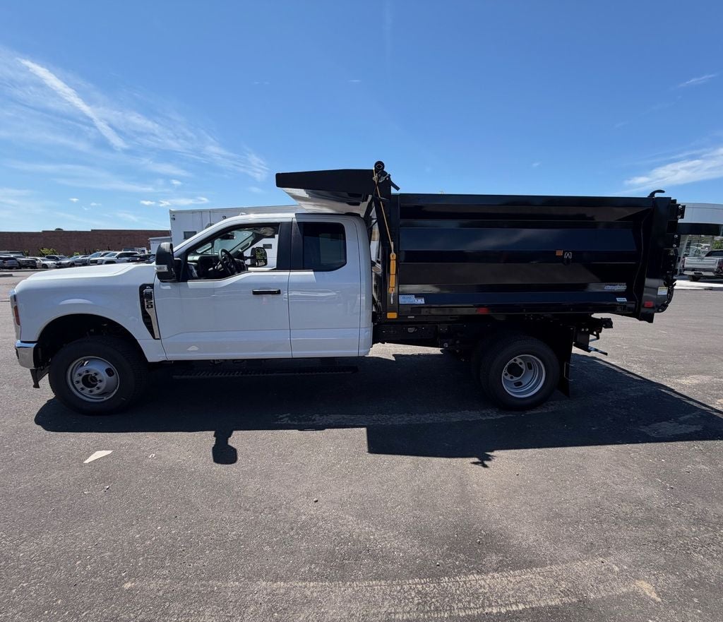2026 Ford F-350SD XL 9.5' Landscape Dump Body