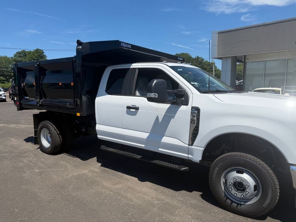 2026 Ford F-350SD XL 9.5' Landscape Dump Body