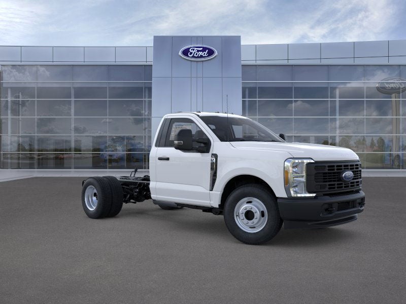 2025 Ford Chassis Cab F-350® XL