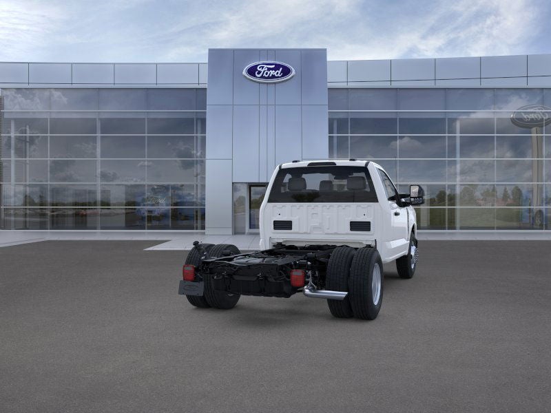 2025 Ford Chassis Cab F-350® XL