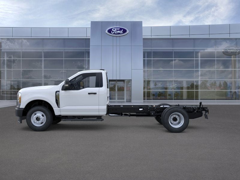 2025 Ford Chassis Cab F-350® XL
