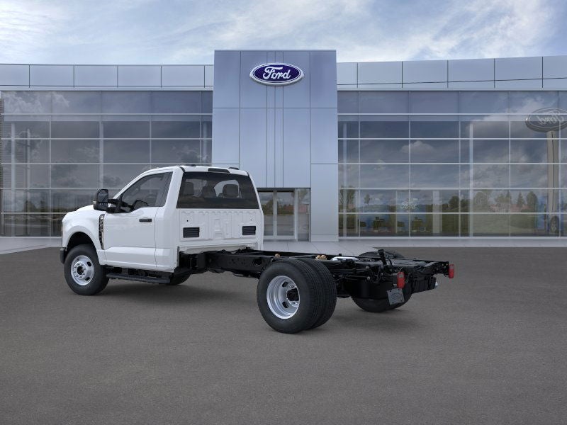 2025 Ford Chassis Cab F-350® XL