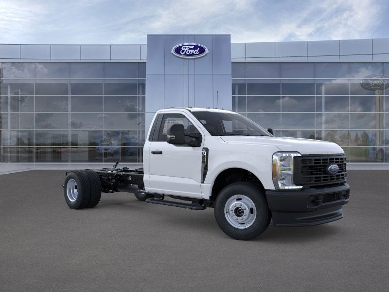2025 Ford Chassis Cab F-350® XL