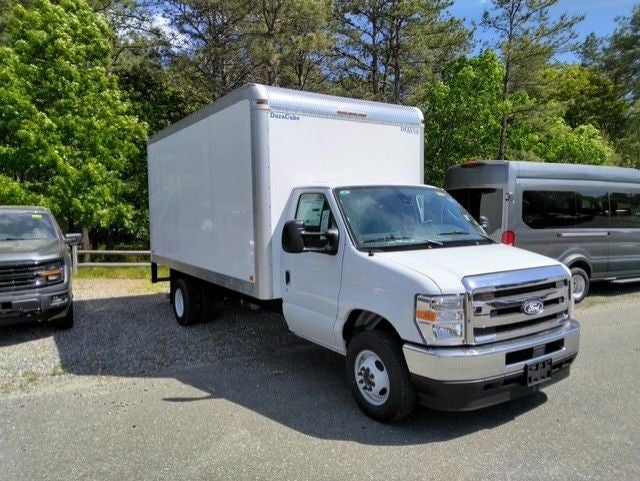 2027 Ford E-450SD Base 15' Duracube Pro Alumunium Box Truck