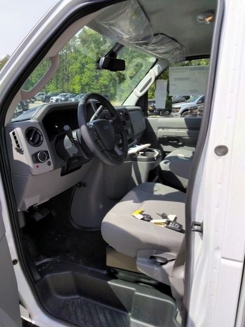 2027 Ford E-450SD Base 15' Duracube Pro Alumunium Box Truck