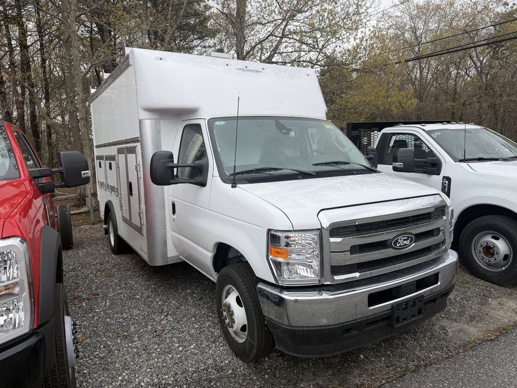 2027 Ford E-450SD 12' Rockport Workport
