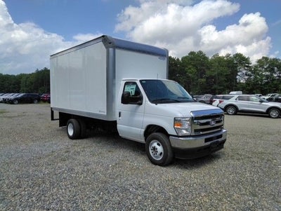 2027 Ford E-450SD Base 14' Box Truck