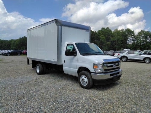 2027 Ford E-450SD Base 14' Box Truck