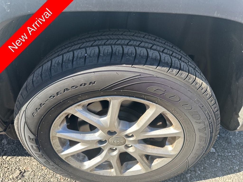 2016 Jeep Cherokee Sport