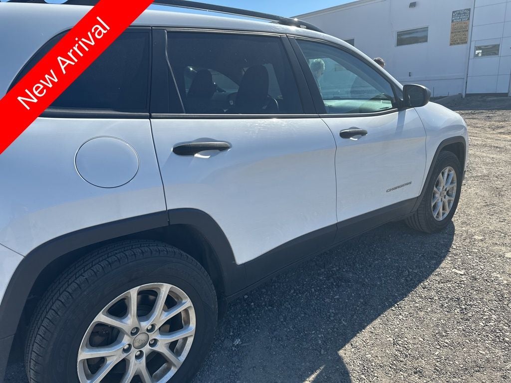 2016 Jeep Cherokee Sport