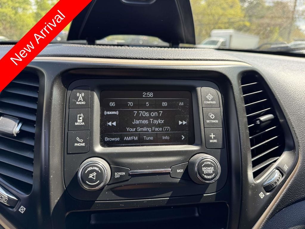 2016 Jeep Cherokee Sport