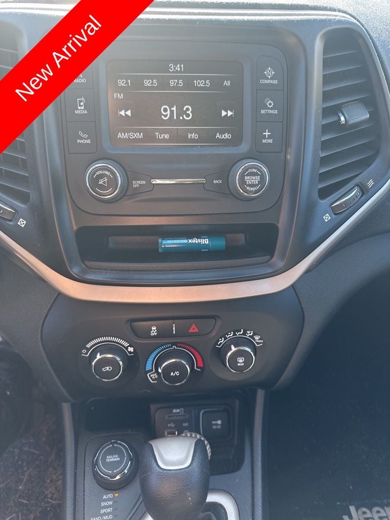 2016 Jeep Cherokee Sport