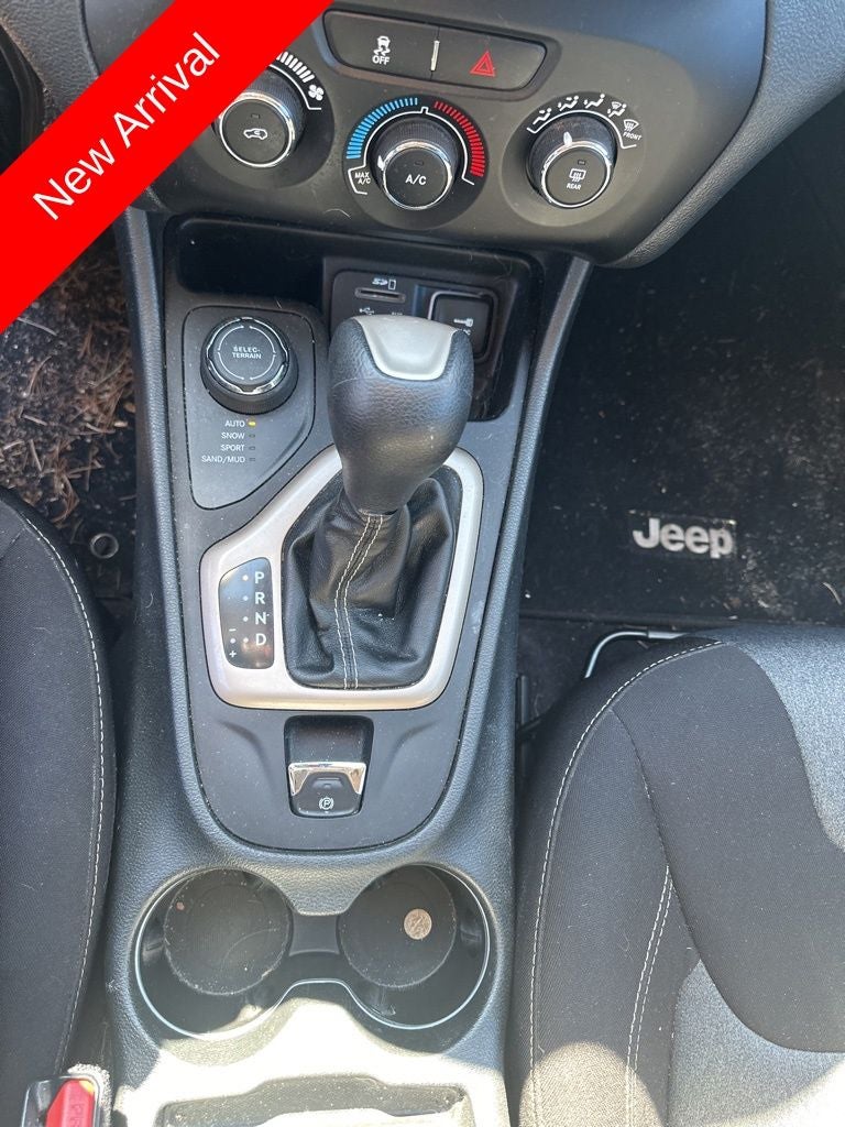 2016 Jeep Cherokee Sport