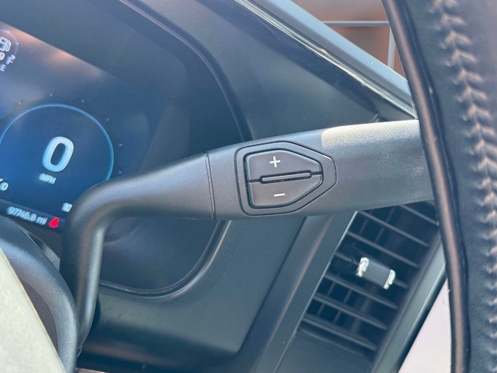 2023 Ford F-350SD Lariat DRW