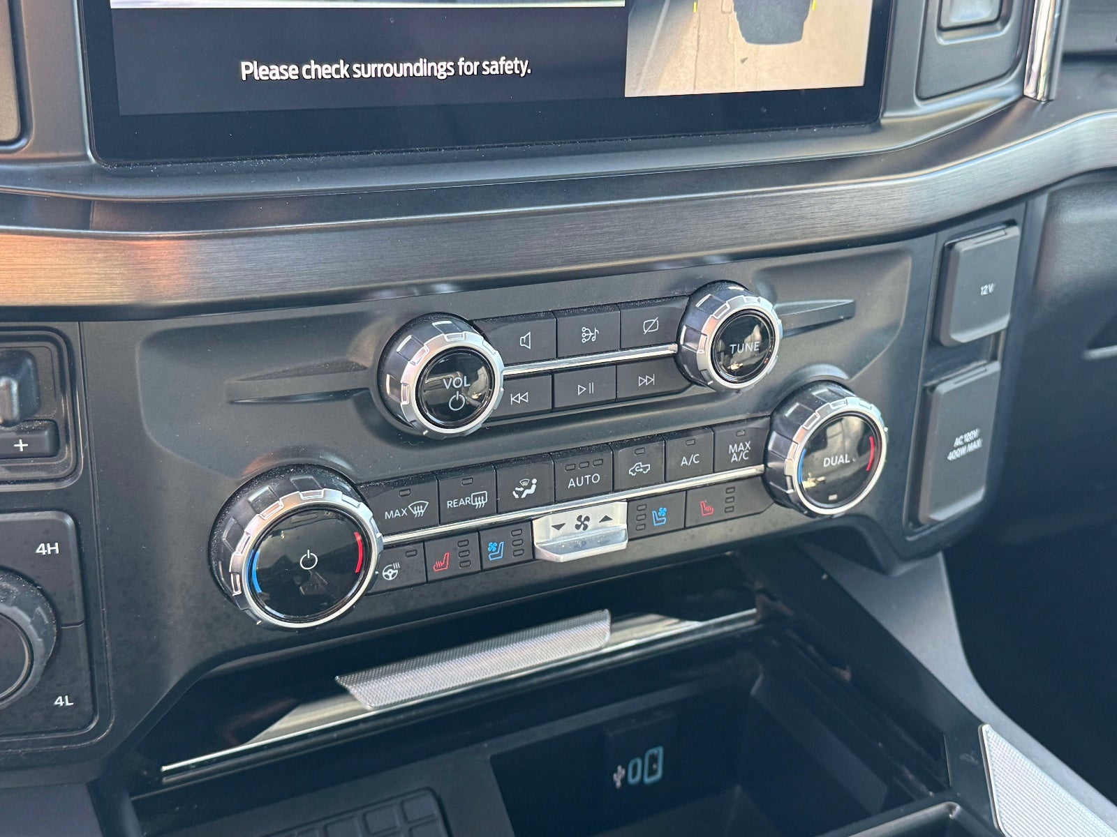 2023 Ford F-350SD Lariat DRW