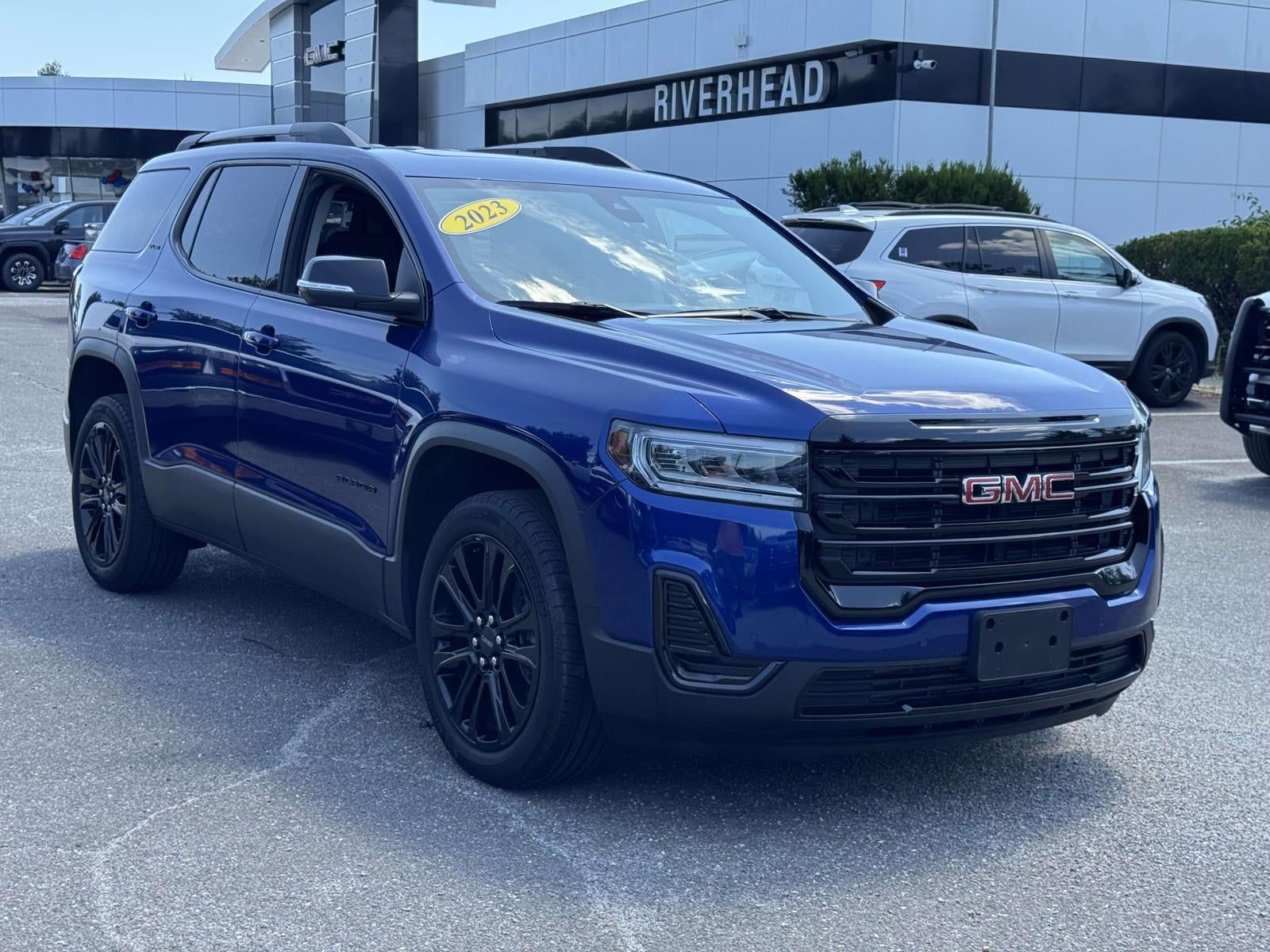 2023 GMC Acadia SLE