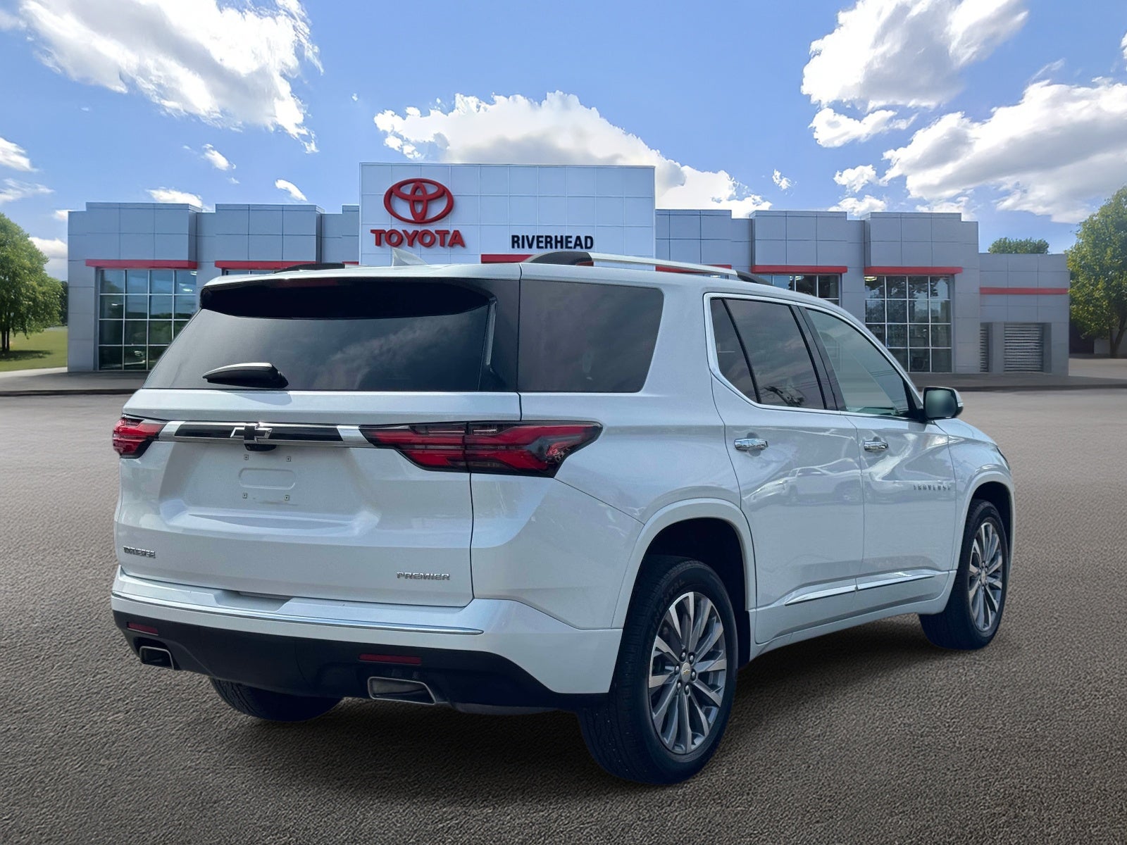2023 Chevrolet Traverse Premier