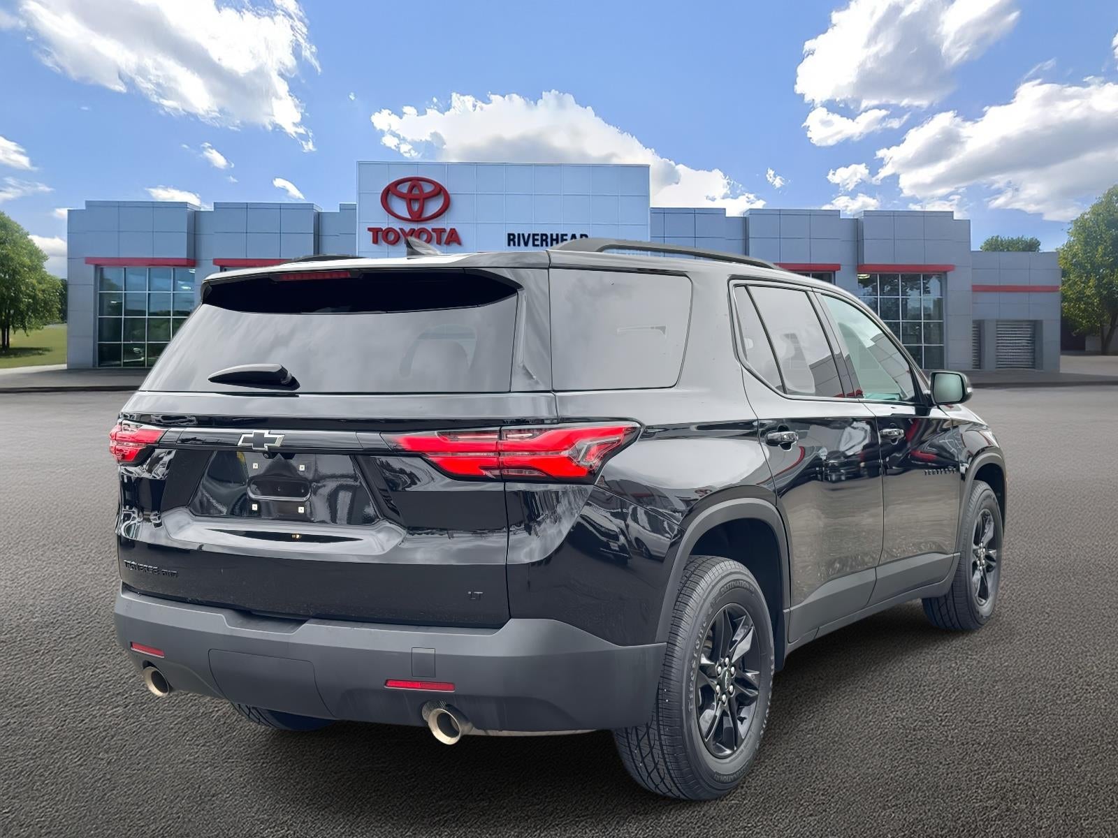 2023 Chevrolet Traverse LT Leather