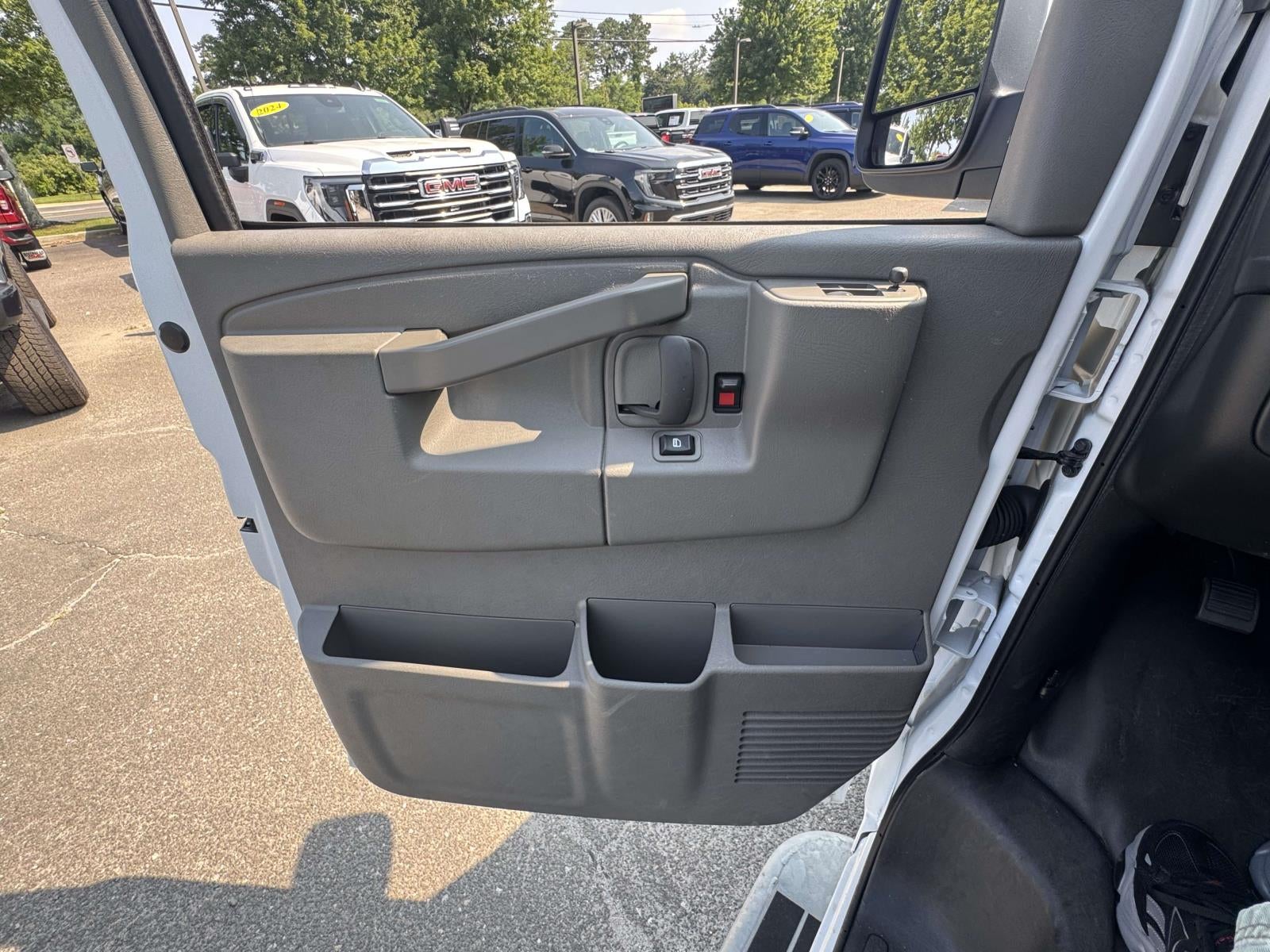 2025 GMC Savana 2500 Work Van