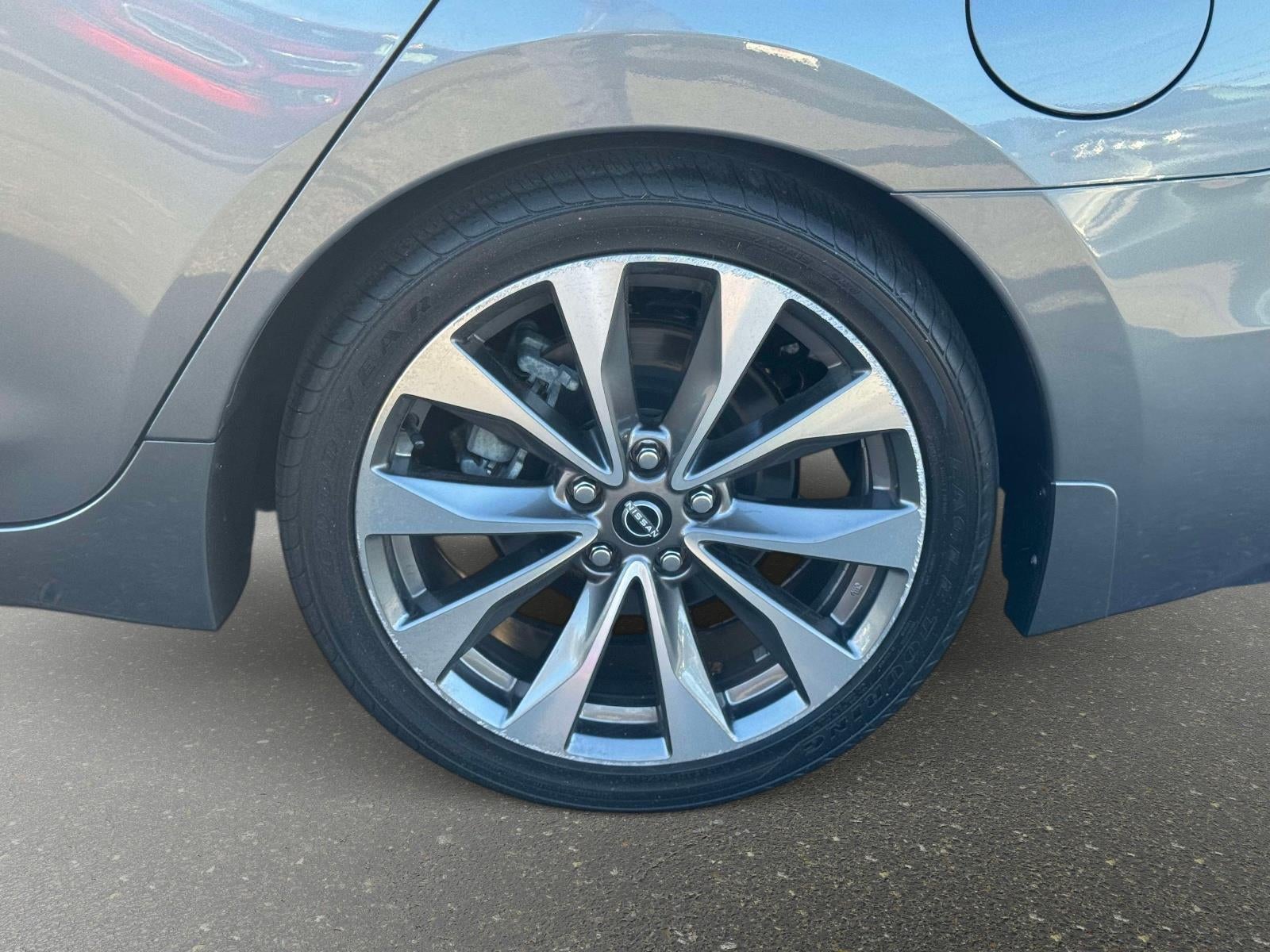 2023 Nissan Maxima Platinum