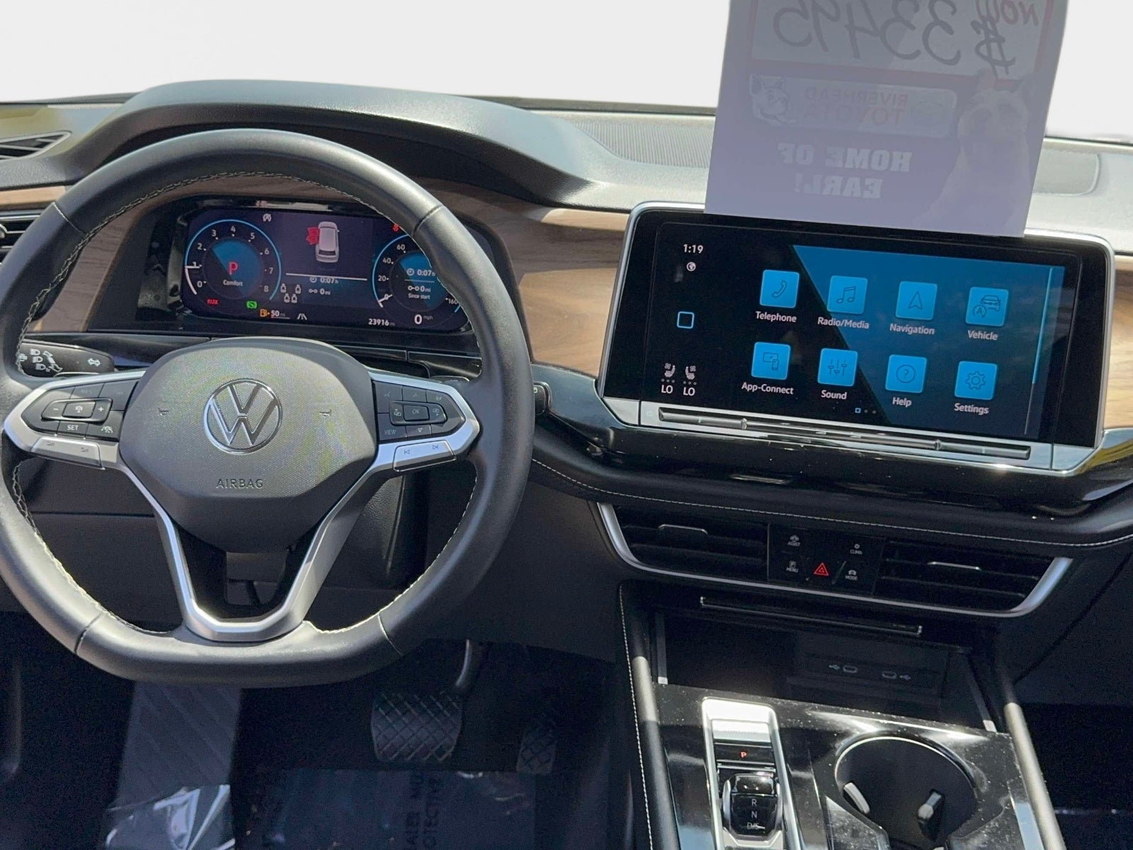 2024 Volkswagen Atlas 2.0T SE w/Technology