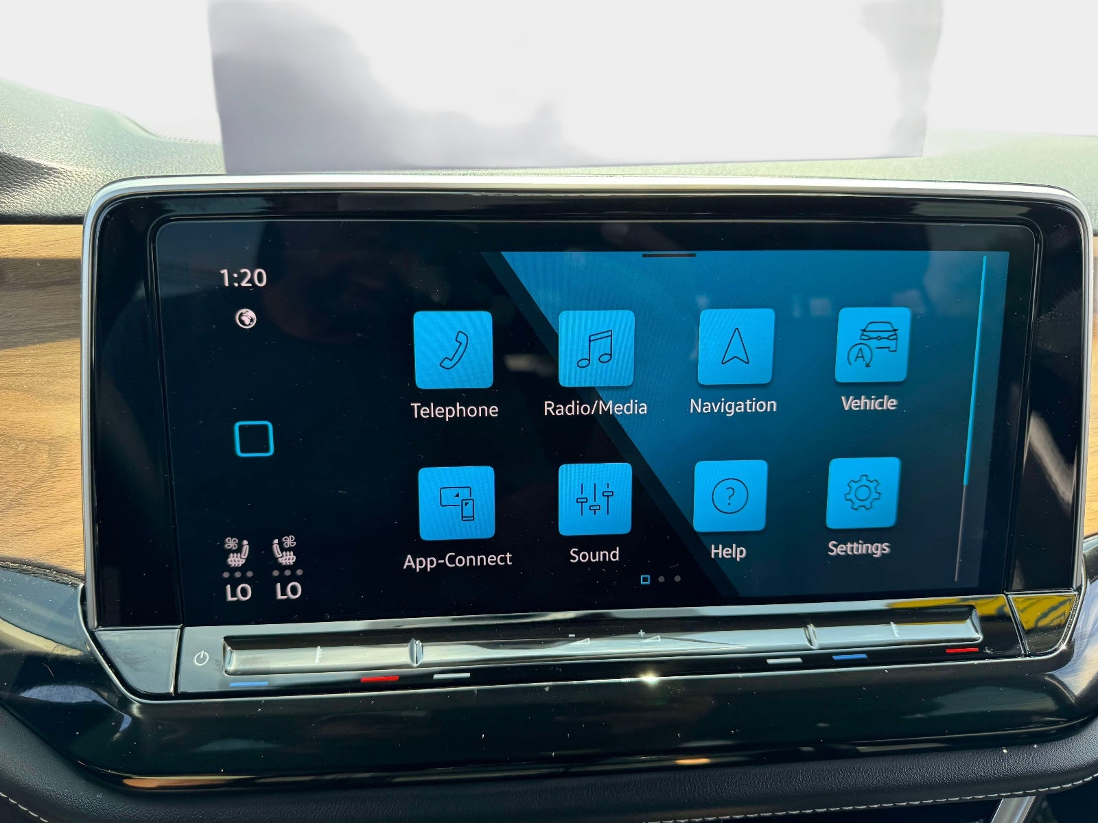 2024 Volkswagen Atlas 2.0T SE w/Technology