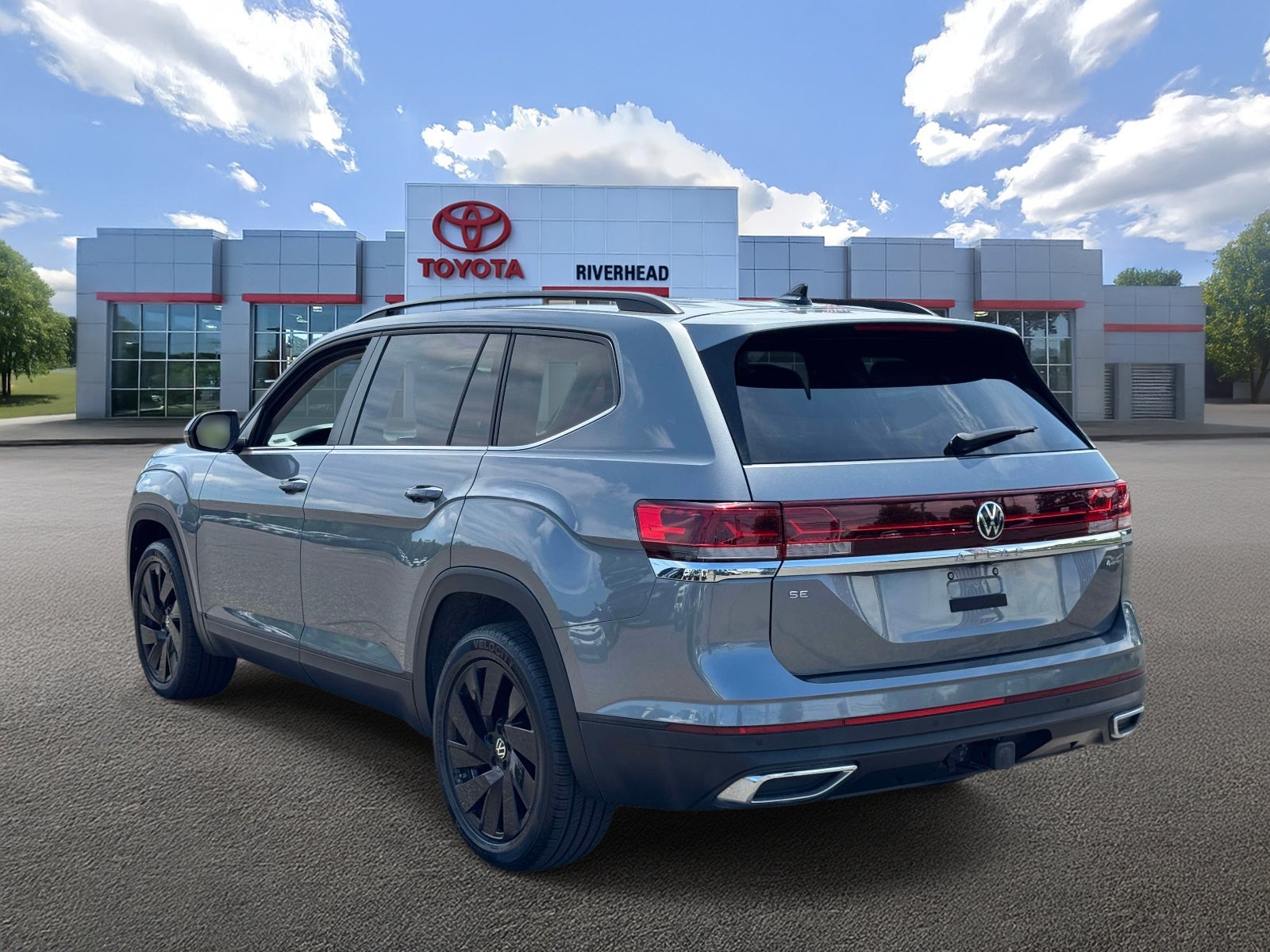 2024 Volkswagen Atlas 2.0T SE w/Technology