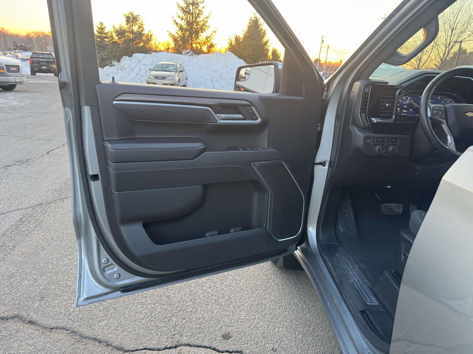 2025 Chevrolet Silverado 1500 LT LT1