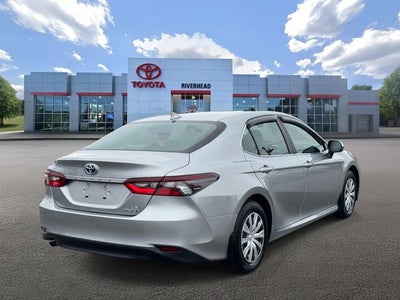 2024 Toyota Camry Hybrid LE
