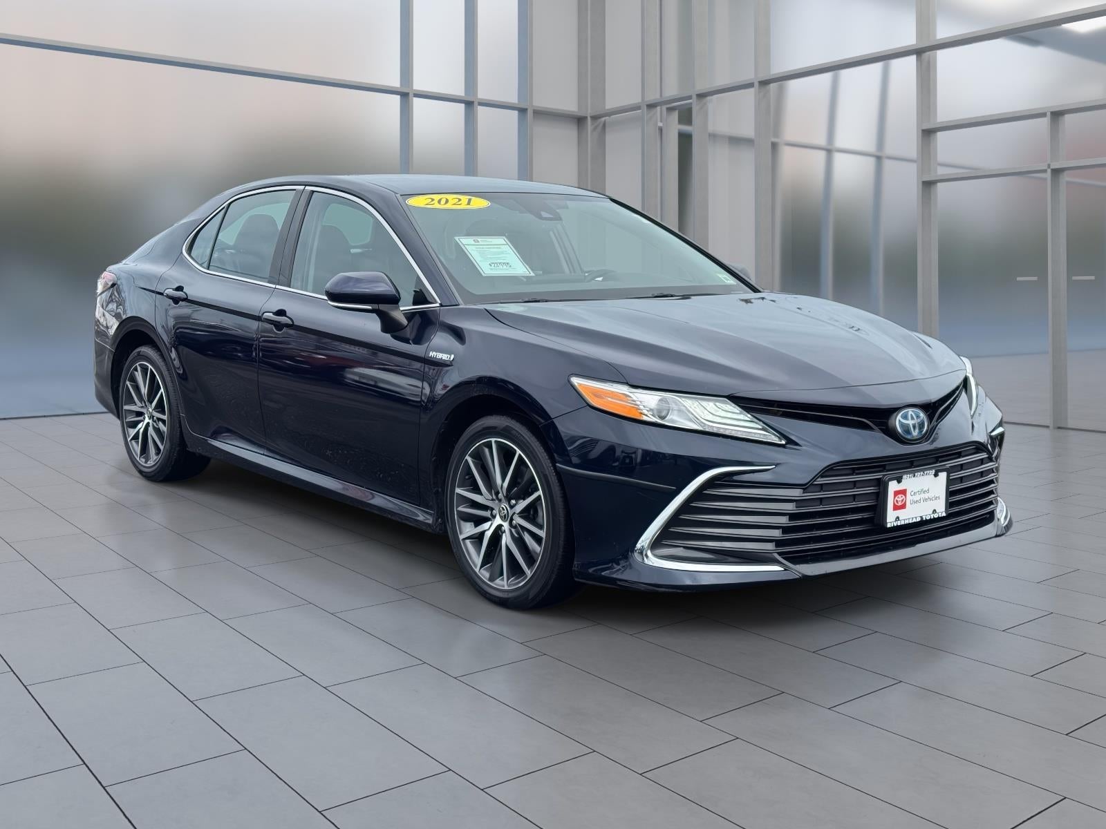 2021 Toyota Camry Hybrid XLE
