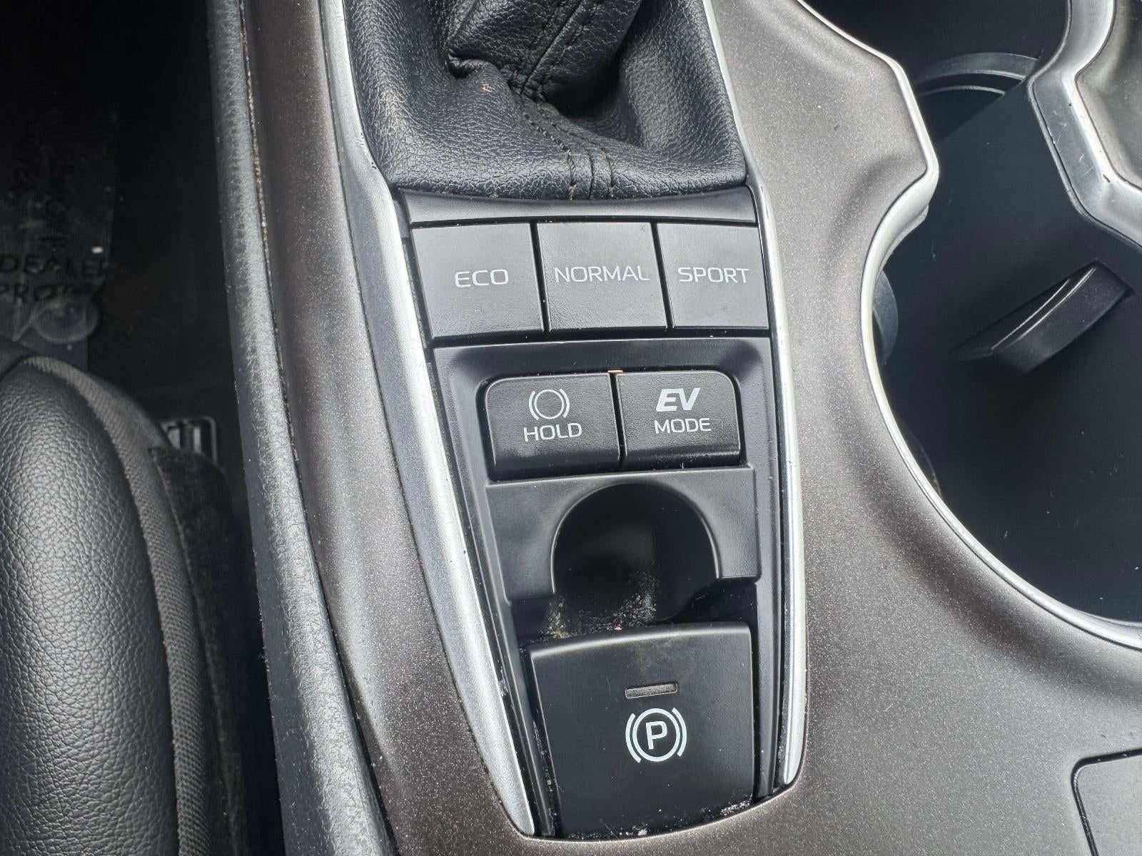 2021 Toyota Camry Hybrid XLE