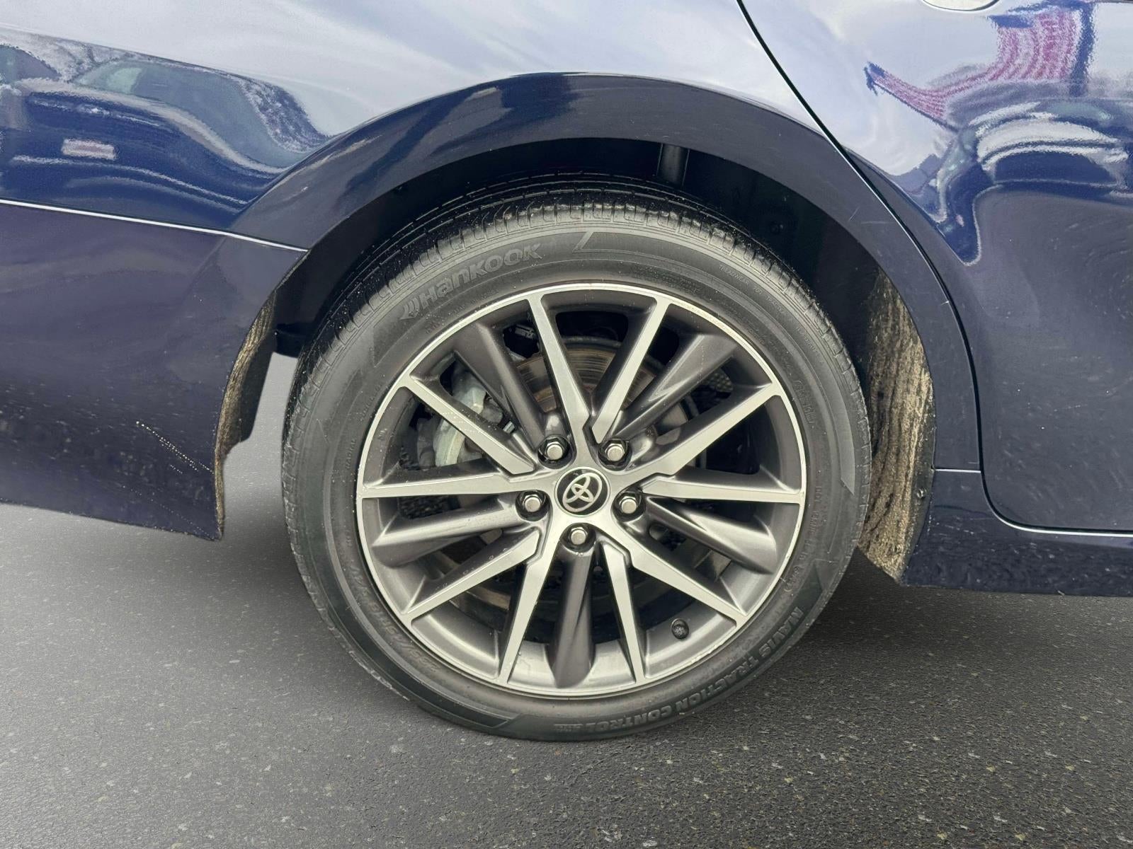 2021 Toyota Camry Hybrid XLE