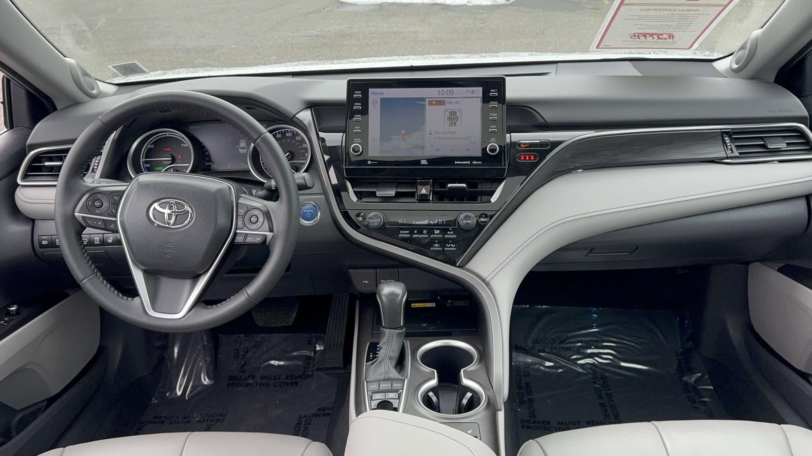 2023 Toyota Camry Hybrid XLE