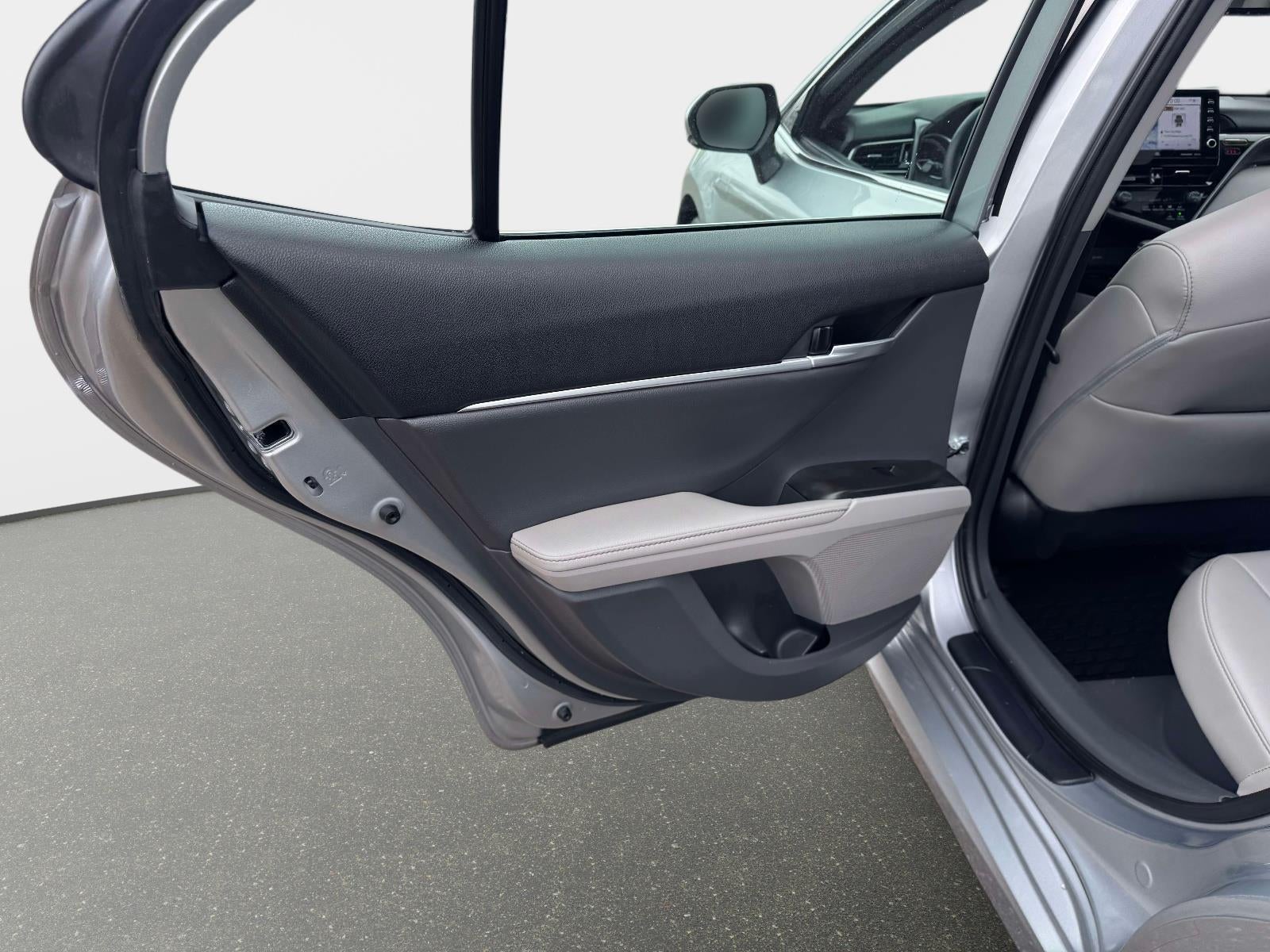 2023 Toyota Camry Hybrid XLE