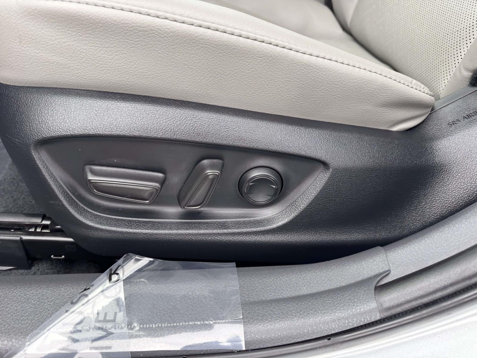 2023 Toyota Camry Hybrid XLE