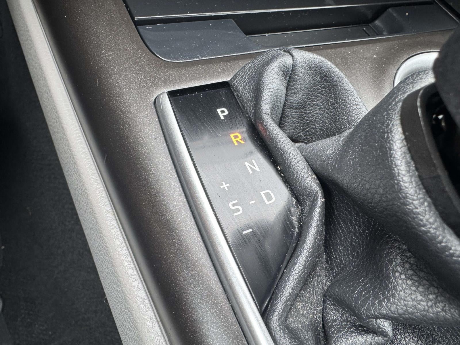 2023 Toyota Camry Hybrid XLE