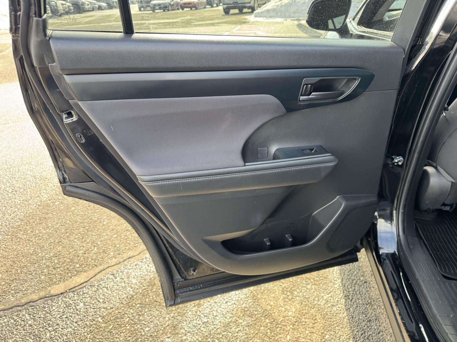 2023 Toyota Highlander Hybrid LE