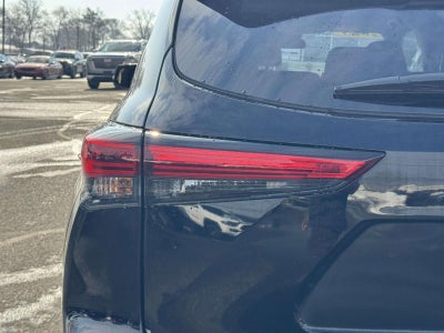 2023 Toyota Highlander Hybrid LE