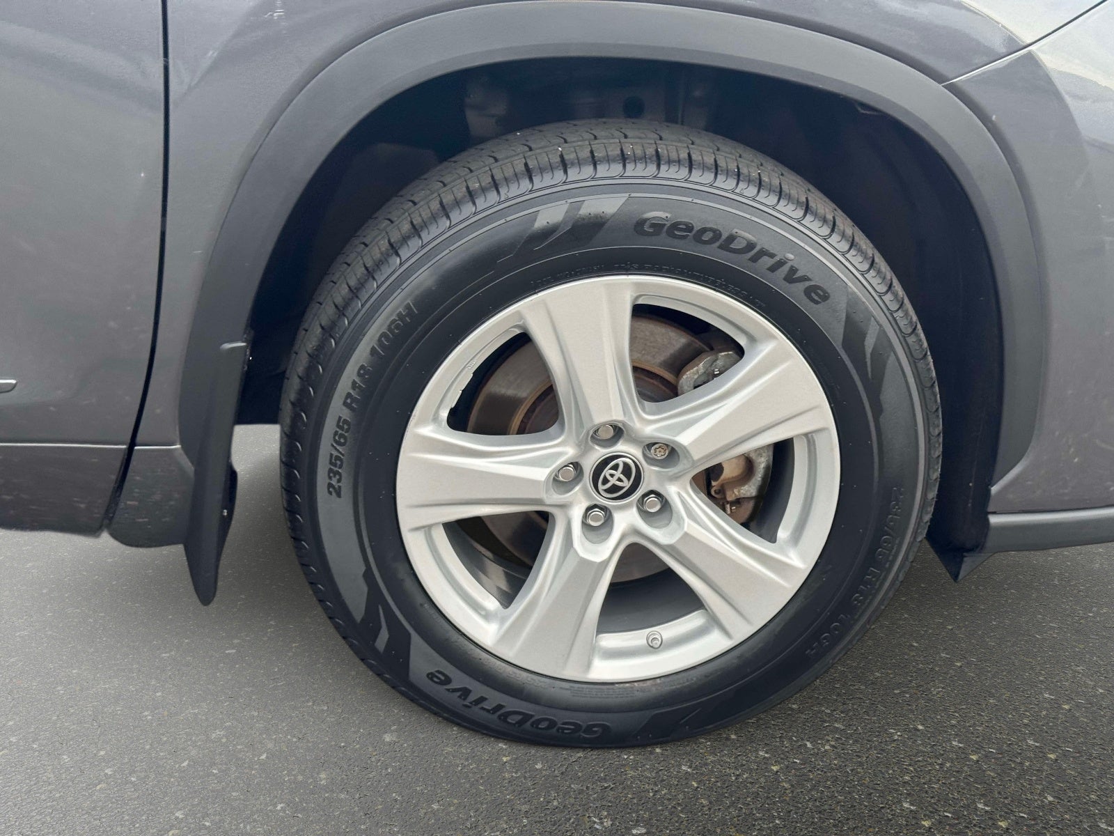 2022 Toyota Highlander LE