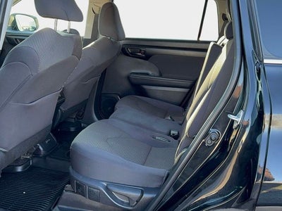 2022 Toyota Highlander LE