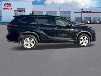 2022 Toyota Highlander LE