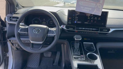 2025 Toyota Sienna Woodland Edition 7 Passenger