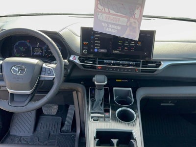 2025 Toyota Sienna Woodland Edition 7 Passenger