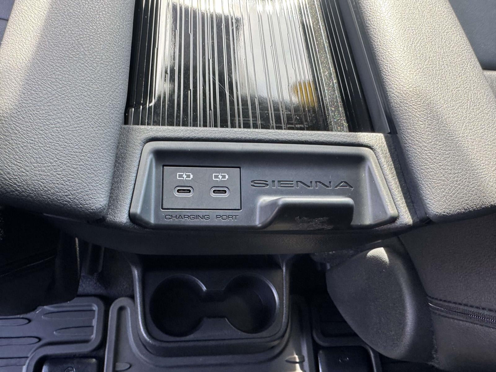 2025 Toyota Sienna Woodland Edition 7 Passenger