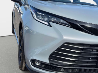 2025 Toyota Sienna Woodland Edition 7 Passenger