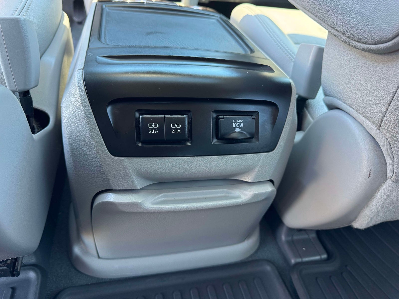 2020 Toyota Sienna Limited 7 Passenger