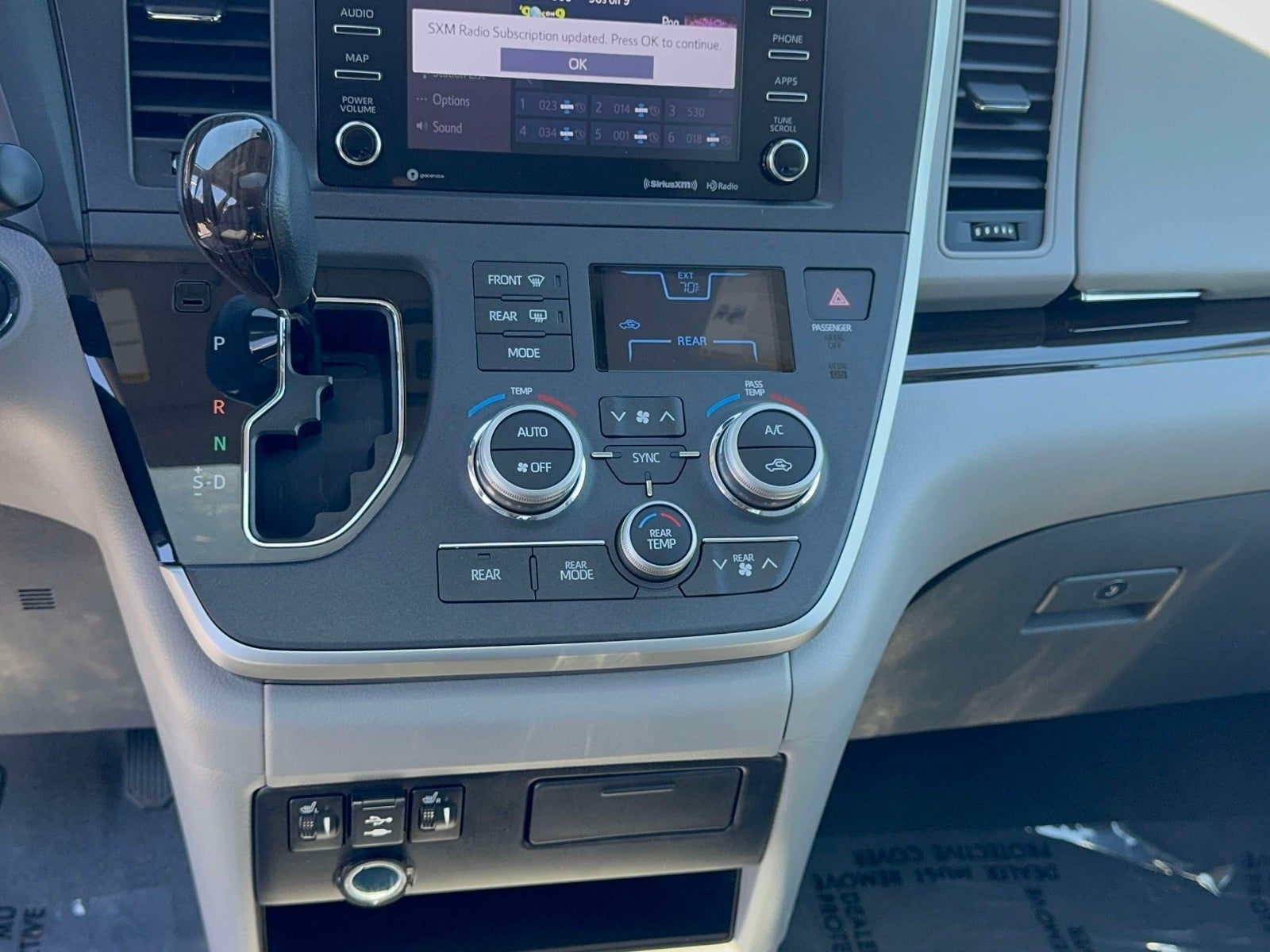 2020 Toyota Sienna Limited 7 Passenger