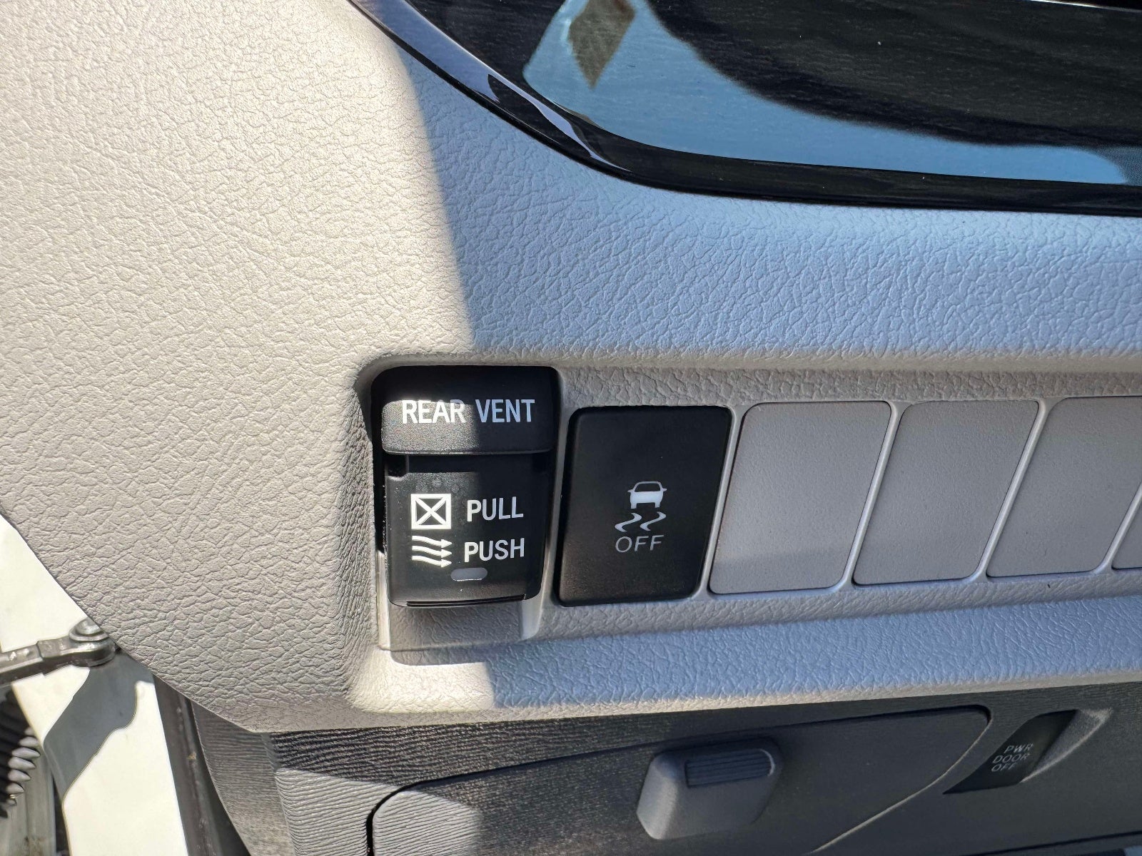 2020 Toyota Sienna Limited 7 Passenger