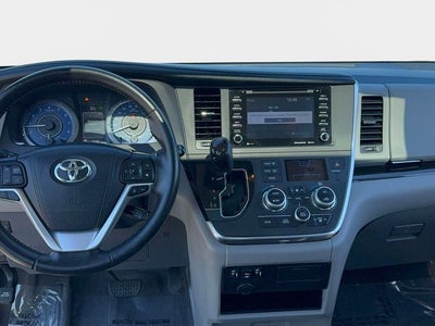2018 Toyota Sienna XLE 7 Passenger
